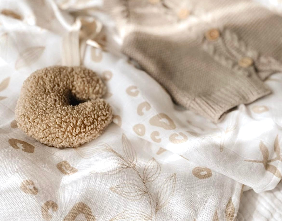 Teddy pacifier clip ''Moon''