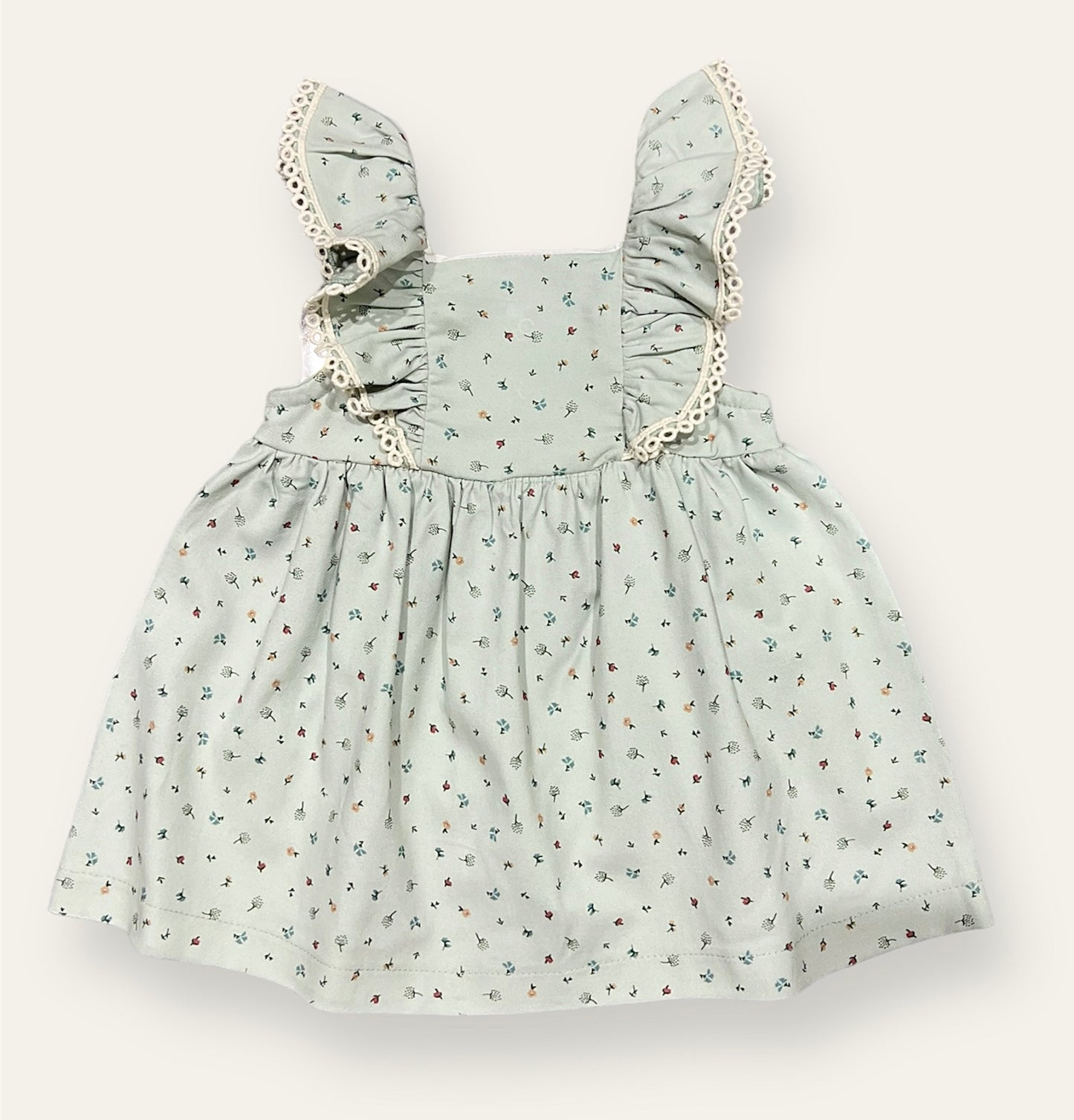 Kleid mit Rüschen
